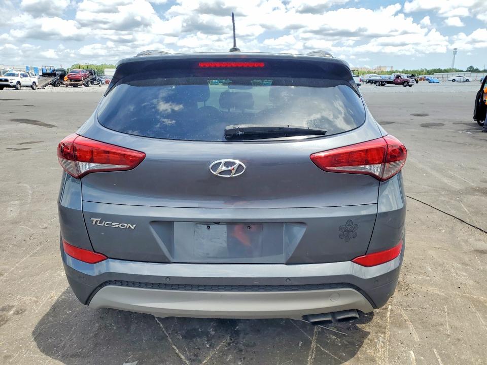 2017 Hyundai VIN KM8J33A26HU575443 COPART salvage auction — MINOR DENT/SCRATCHES, Fl - Certificate Of Title (P), sold $5,700 on 2026-07-22 (photo 6)