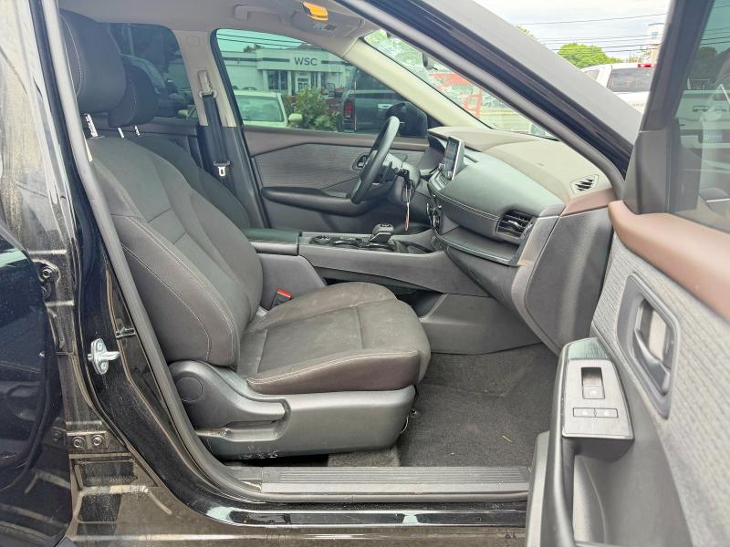 2023 Nissan Rogue VIN 5N1BT3AB8PC775071 COPART salvage auction — MINOR DENT/SCRATCHES, MI - CERTIFICATE OF TITLE (P), sold $10,900 on 2026-07-15 (photo 5)