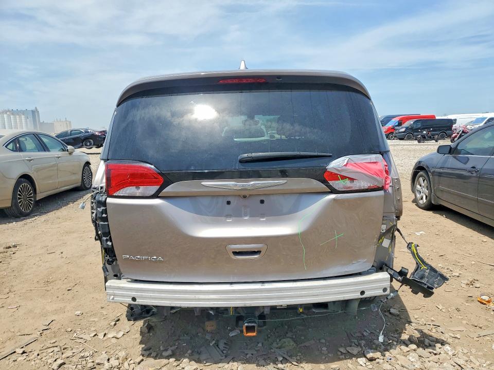 2017 Chrysler Pacifica VIN 2C4RC1DG1HR535836 COPART salvage auction — REAR END, Ia - Cert Of Title-Salvage Title, sold $2,000 on 2026-07-24 (photo 6)