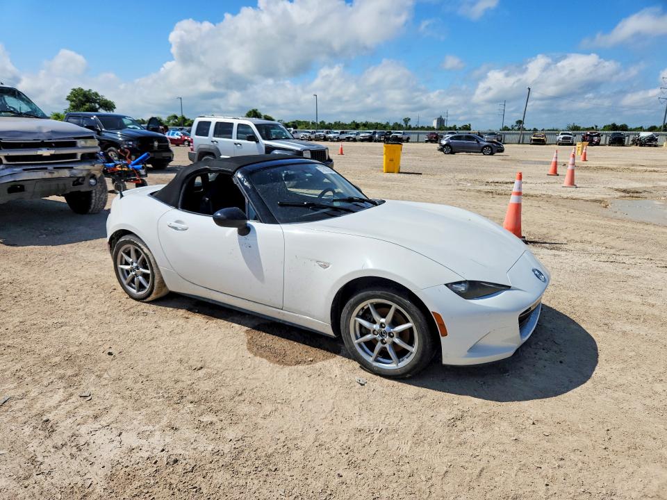 2016 Mazda Mx-5 VIN JM1NDAB7XG0117489 COPART salvage auction — WATER/FLOOD, Tx - Salvage Title-Flood Damage, sold $3,150 on 2026-07-29 (photo 4)