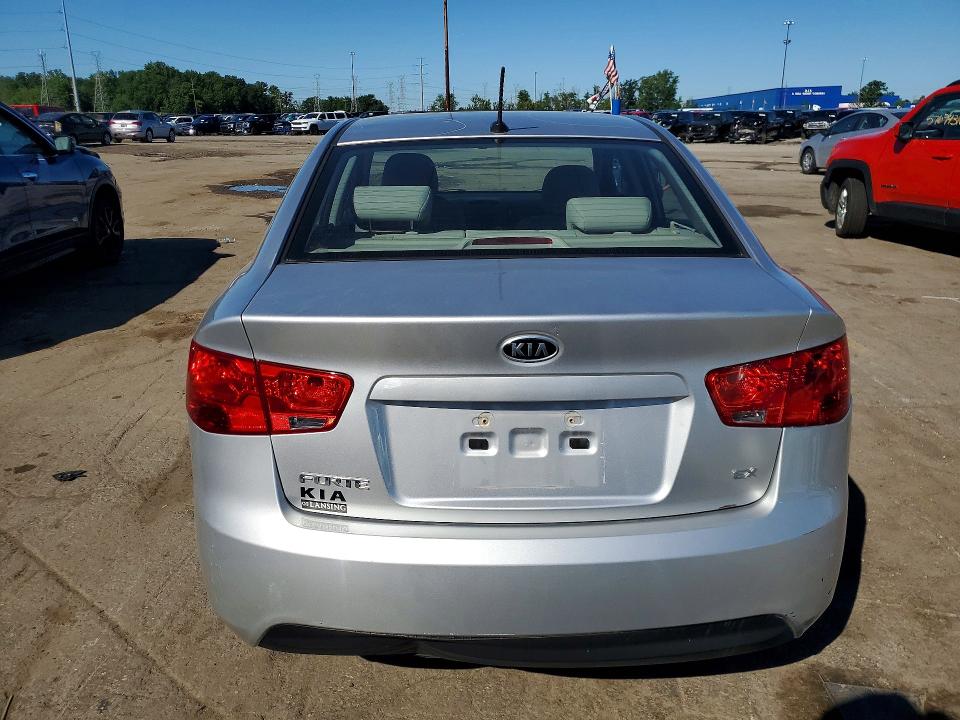 2012 Kia Forte VIN KNAFU4A26C5496237 COPART salvage auction — VANDALISM, MI - CERT OF TITLE-SALVAGE VEHICLE, sold $675 on 2026-07-24 (photo 6)