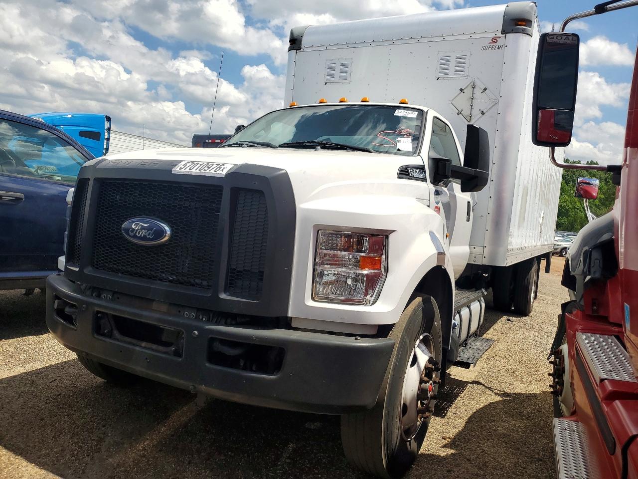 2017 Ford F-750 VIN 1FDWF7DC1HDB09377 — COPART salvage auction photo