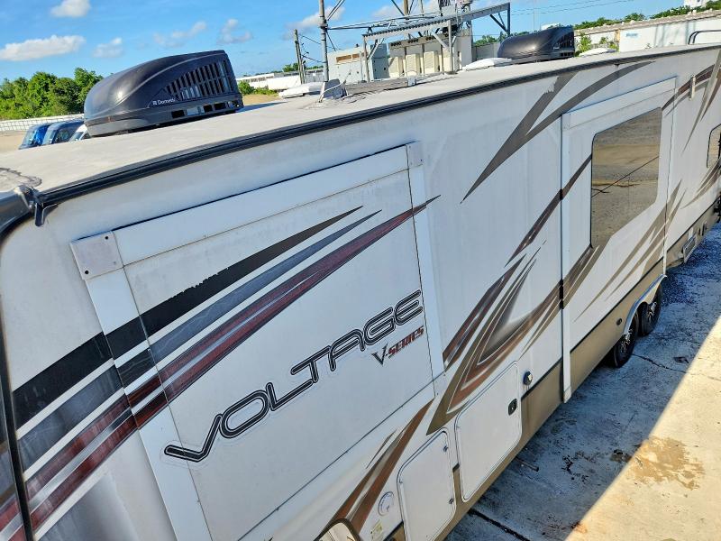 2024 Keystone Voltage VIN 4YDF30029FZ991347 COPART salvage auction — ROOF, LA - CERT OF TITLE-WATER DAMAGED, sold $3,500 on 2026-09-02 (photo 9)