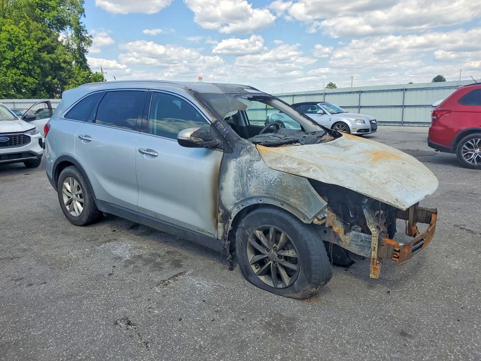 2017 Kia Sorento VIN 5XYPGDA50HG291780 COPART salvage auction — ENGINE BURN, Nc - Salvage Certificate Of Title, sold $375 on 2026-07-16 (photo 4)