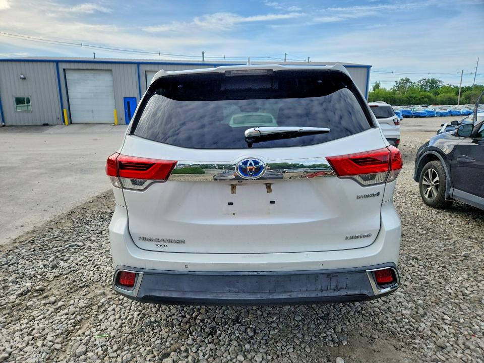 2018 Toyota Highlander hybrid VIN 5TDDGRFH7JS051461 COPART salvage auction — FRONT END, MA - CERT OF TITLE-SALVAGE, sold $6,200 on 2026-07-29 (photo 6)