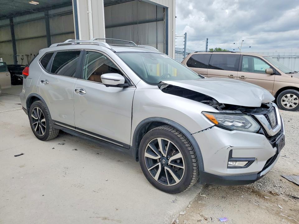 2017 Nissan VIN JN8AT2MV9HW028390 COPART salvage auction — FRONT END, Ne - Cert Of Title-Salvage, sold $2,900 on 2026-07-07 (photo 4)