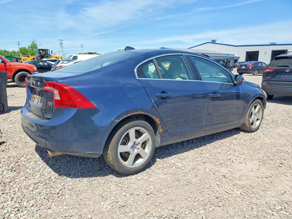 2013 Volvo VIN YV1612FS3D1219492 COPART salvage auction — FRONT END, Ny - Mv-907A Salvage Certificate, sold $425 on 2026-07-08 (photo 3)