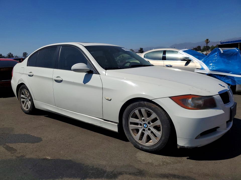 2006 BMW 3 series VIN WBAVB13526KX33514 COPART salvage auction — MINOR DENT/SCRATCHES, Ca - Dis/Dlr/Exp Only Clean Title, sold $500 on 2026-07-06 (photo 4)