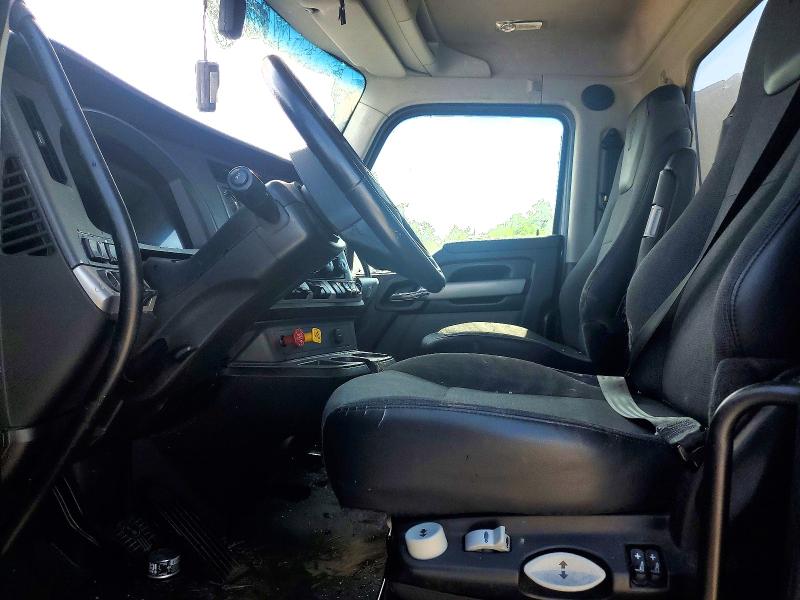 2024 Kenworth T680 VIN 1XKYDK9X4RJ352271 COPART salvage auction — ALL OVER, TN - SALVAGE CERTIFICATE, sold $8,700 on 2026-09-17 (photo 5)