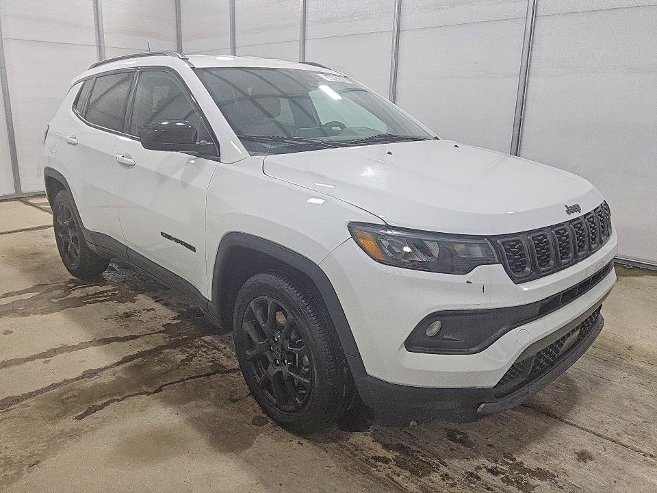 2025 Jeep Compass VIN 3C4NJDBN4ST586937 COPART salvage auction — MINOR DENT/SCRATCHES, GA - CERTIFICATE OF TITLE, sold $16,800 on 2026-08-27 (photo 4)