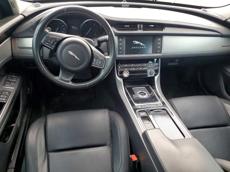 2017 Jaguar Xf VIN SAJBD4BN4HCY46253 COPART salvage auction — MINOR DENT/SCRATCHES, Tx - Certificate Of Title, sold $1,150 on 2026-07-09 (photo 8)