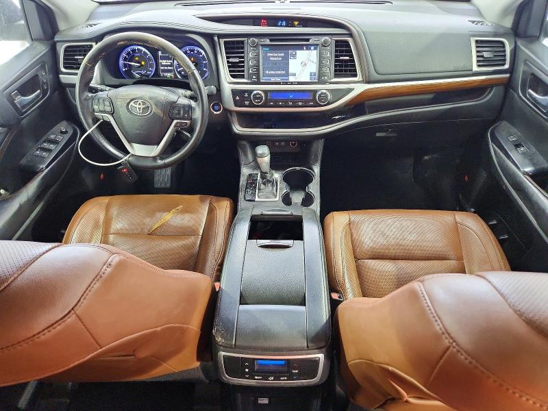 2018 Toyota Highlander VIN 5TDYZRFH2JS266189 COPART salvage auction — FRONT END, NC - DEALER ONLY CLEAN TITLE, sold $9,200 on 2026-07-16 (photo 8)