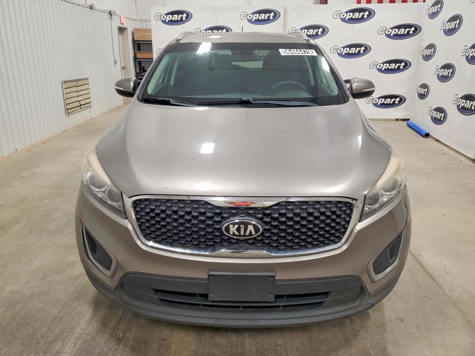 2016 Kia Sorento VIN 5XYPG4A57GG141583 COPART salvage auction — SIDE, SC - DEALER ONLY CLEAN TITLE, sold $150 on 2026-07-23 (photo 5)