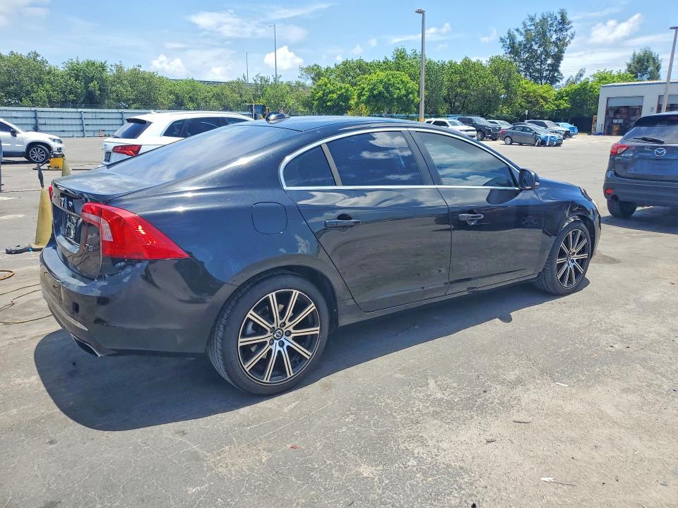 2016 Volvo S60 VIN LYV402FK0GB109805 COPART salvage auction — MINOR DENT/SCRATCHES, Salvage Title, sold $3,900 on 2026-07-21 (photo 3)