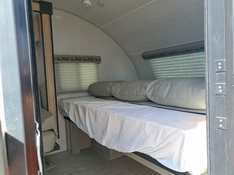 2020 Camp Trailer VIN 4X4TRPU12LB024396 COPART salvage auction — SIDE, NH - CERT OF TITLE-SALVAGE, sold $1,300 on 2026-07-28 (photo 5)