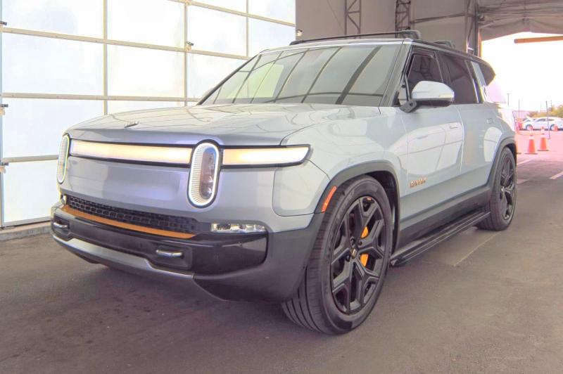 2023 Rivian R1s VIN 7PDSGABA4PN019950 COPART salvage auction — NORMAL WEAR, Az - Cert Of Title - Salvage (P), sold $43,500 on 2026-07-27 (photo 2)