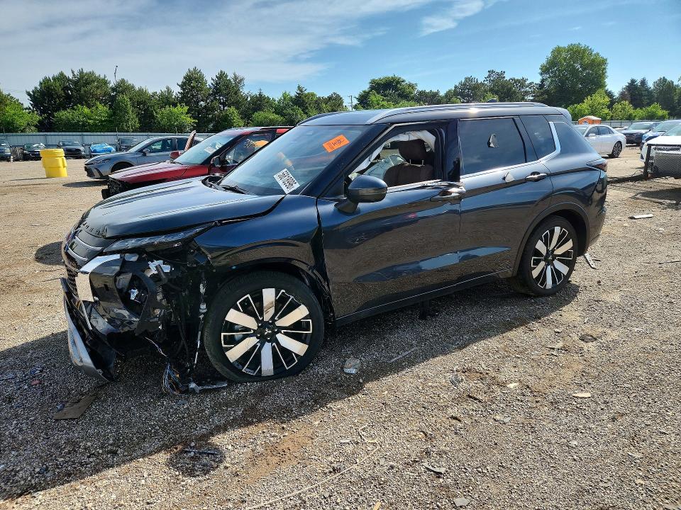 2025 Mitsubishi Outlander VIN JA4J4WA80SZ024131 — COPART salvage auction photo