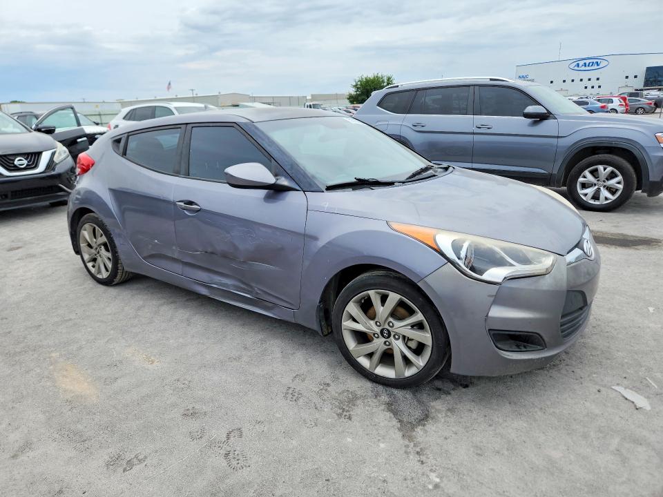 2016 Hyundai Veloster VIN KMHTC6AD4GU297992 COPART salvage auction — SIDE, Ok - Cert Of Title-Repossession, sold $650 on 2026-07-10 (photo 4)