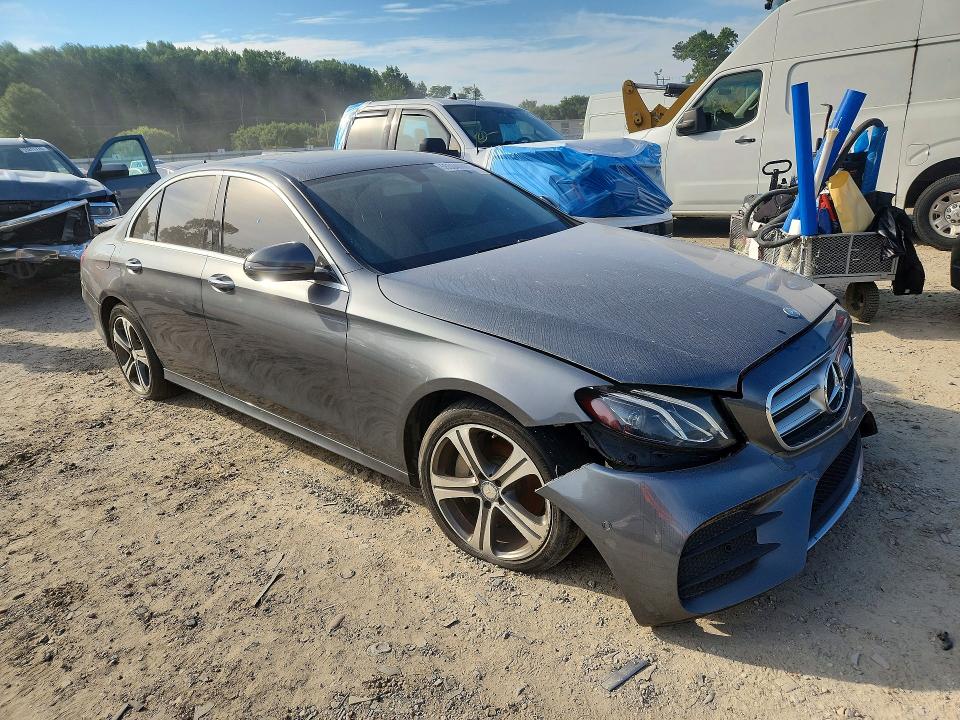 2017 Mercedes-benz E-klasse VIN WDDZF4KB7HA076113 COPART salvage auction — FRONT END, Va - Certificate Of Title (P), sold $7,500 on 2026-07-28 (photo 4)