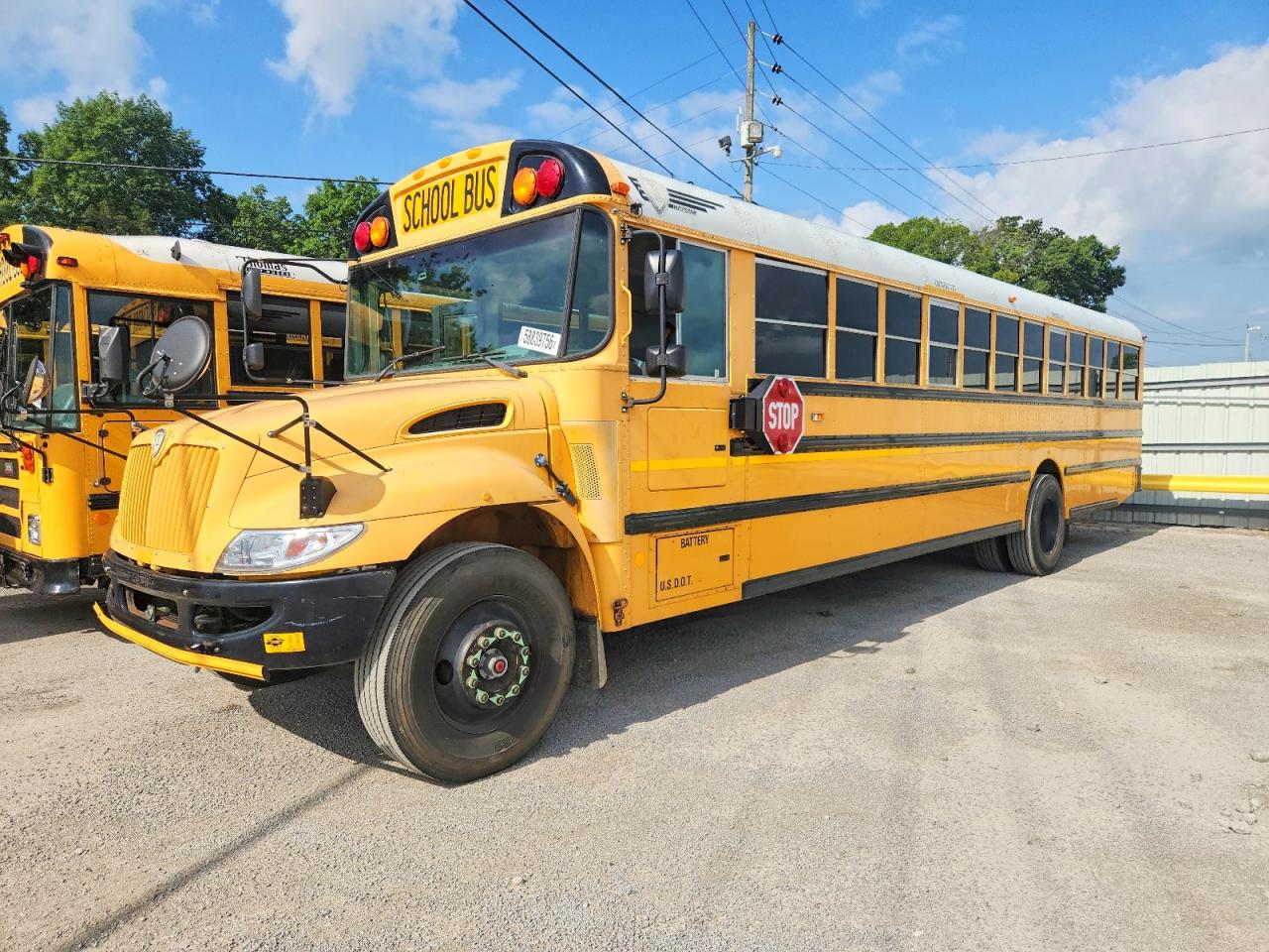 2013 Ic VIN 4DRBUSKPXDB306907 COPART salvage auction — Rear End, TN - CERTIFICATE OF TITLE, sold $2,500 on 2026-09-18 (photo 2)