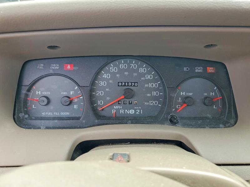 2005 Mercury Grand marquis VIN 2MEFM74W35X604493 COPART salvage auction — FRONT END, NY - MV-907A SALVAGE CERTIFICATE, sold $425 on 2026-07-09 (photo 9)