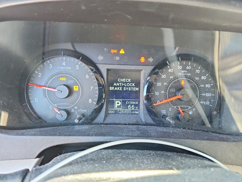 2017 Toyota Sienna VIN 5TDJZ3DC8HS178134 COPART salvage auction — FRONT END, OR - SALVAGE TITLE CERTIFICATE, sold $4,600 on 2026-07-27 (photo 9)