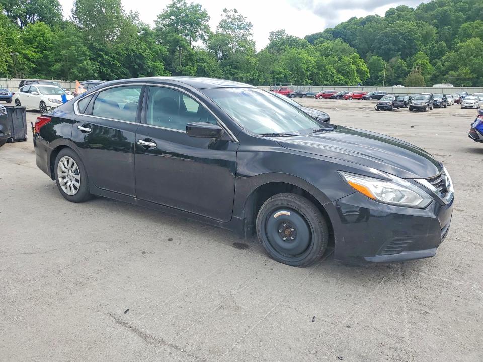 2018 Nissan Altima VIN 1N4AL3AP0JC110268 COPART salvage auction — MINOR DENT/SCRATCHES, PA - CERT OF TITLE, sold $1,100 on 2026-07-17 (photo 4)
