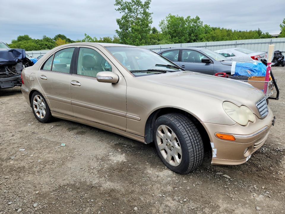 2005 Mercedes-benz C class VIN WDBRF81J55F595068 COPART salvage auction — NORMAL WEAR, MA - CERTIFICATE OF TITLE (P), sold $425 on 2026-07-29 (photo 4)