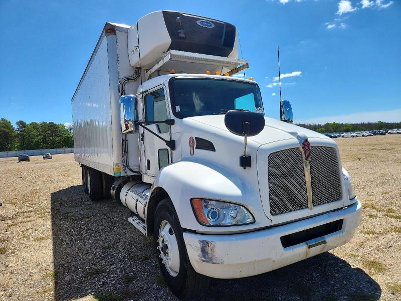 2017 Kenworth T300 VIN 2NKHLJ9X9HM152615 — COPART salvage auction photo