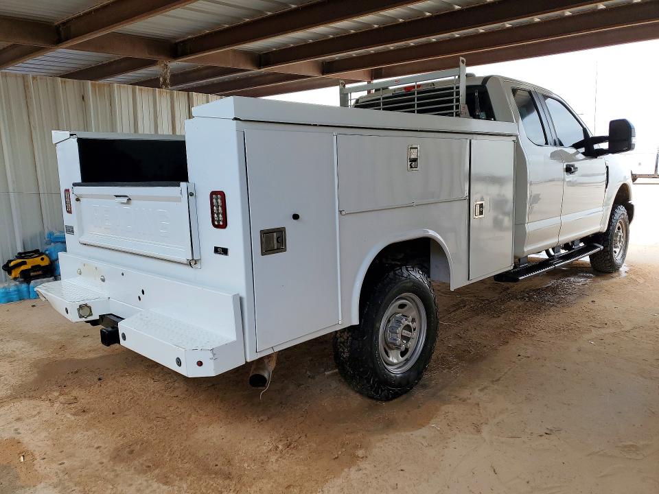2020 Ford F-250 super duty VIN 1FT7X2B63LEC74632 COPART salvage auction — MINOR DENT/SCRATCHES, TX - CERTIFICATE OF TITLE, sold $10,500 on 2026-08-27 (photo 3)