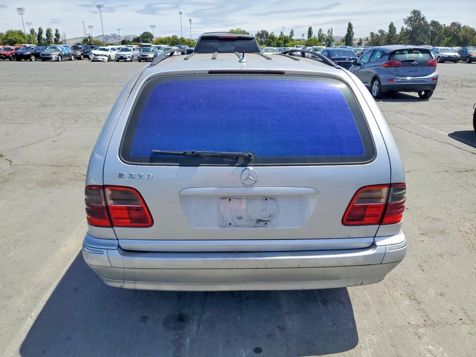 2000 Mercedes-benz E-klasse VIN WDBJH65J2YB117580 COPART salvage auction — INTERIOR BURN, Ca - Non-Repairable Vehicle Cert, sold $125 on 2026-07-06 (photo 6)