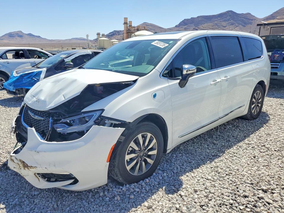 2023 Chrysler Pacifica VIN 2C4RC1S77PR500445 COPART salvage auction — FRONT END, CA - CERTIFICATE OF TITLE, sold $8,300 on 2026-08-31 (photo 1)