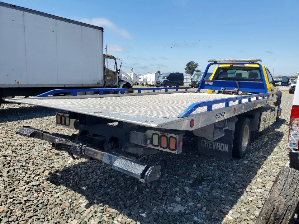 2020 Ford F-550 super duty VIN 1FDUF5GT5LDA06477 COPART salvage auction — NORMAL WEAR, CA - CERT OF TITLE OR SALVAGE ACQ (P), sold $15,000 on 2026-07-27 (photo 3)