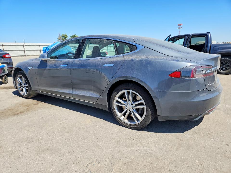 2013 Tesla Model s VIN 5YJSA1DNXDFP05607 COPART salvage auction — NORMAL WEAR, Ca - Dis/Dlr/Exp Only Clean Title, sold $2,550 on 2026-07-31 (photo 2)