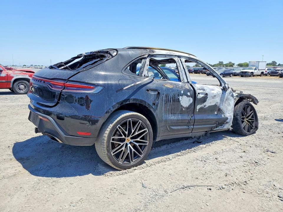 2022 Porsche VIN WP1AA2A58NLB07728 COPART salvage auction — VANDALISM, Ca - Non-Repairable Vehicle Cert, sold $400 on 2026-08-18 (photo 3)