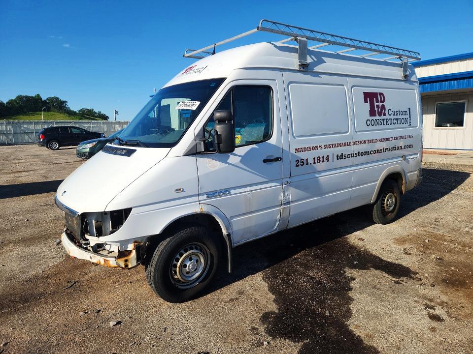 2006 Dodge Sprinter VIN WD0PD644465953977 COPART salvage auction — FRONT END, Wi - Certificate Of Title, sold $425 on 2026-07-13 (photo 1)