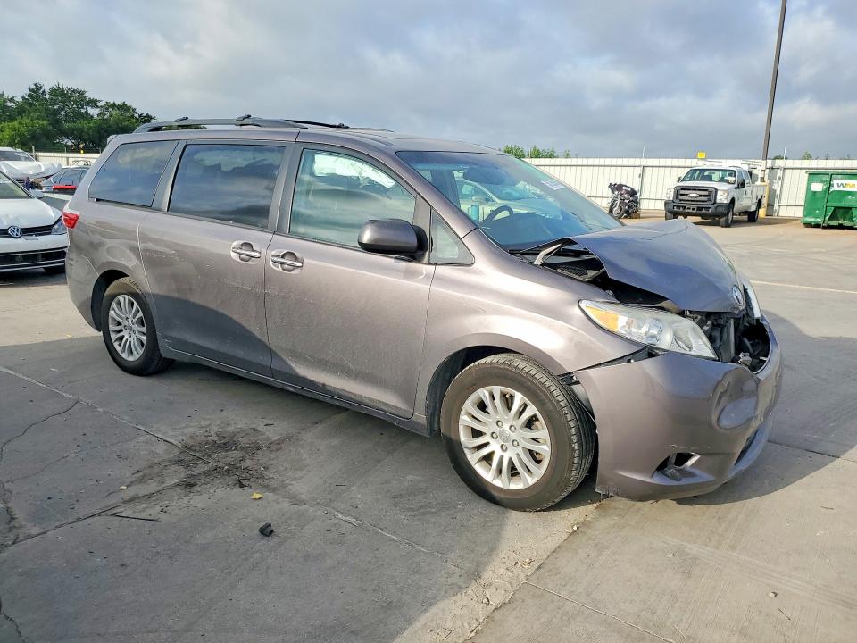 2015 Toyota Sienna VIN 5TDYK3DC8FS677676 COPART salvage auction — FRONT END, TX - SALVAGE VEHICLE TITLE (P), sold $3,950 on 2026-07-09 (photo 4)