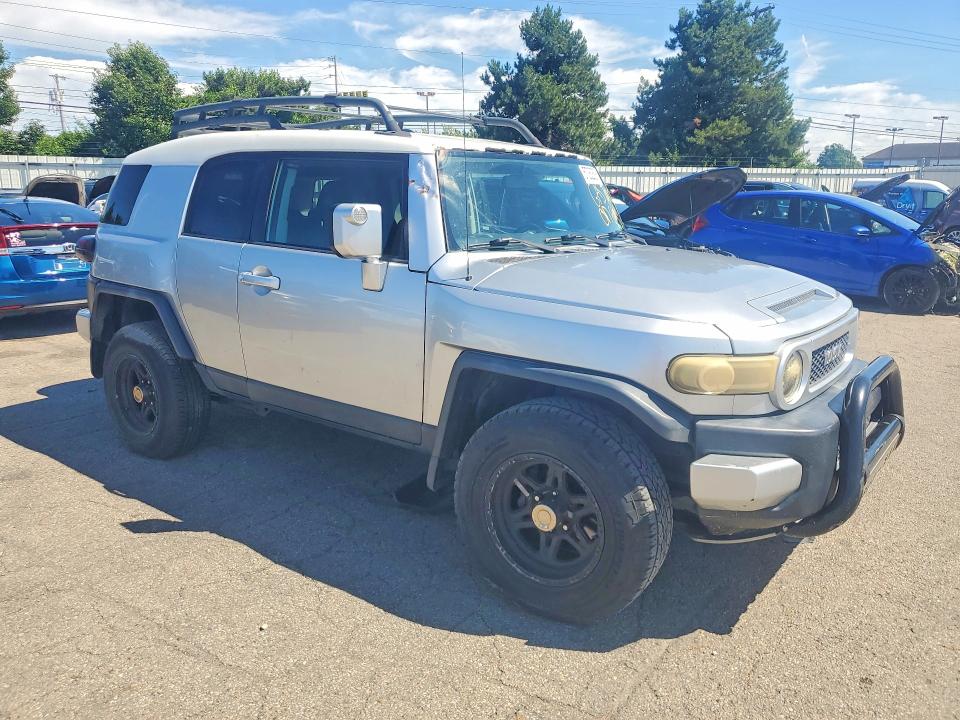 2007 Toyota Fj cruiser VIN JTEBU11F470068393 COPART salvage auction — SIDE, Oh - Cert Of Title-Salvage, sold $3,150 on 2026-07-08 (photo 4)