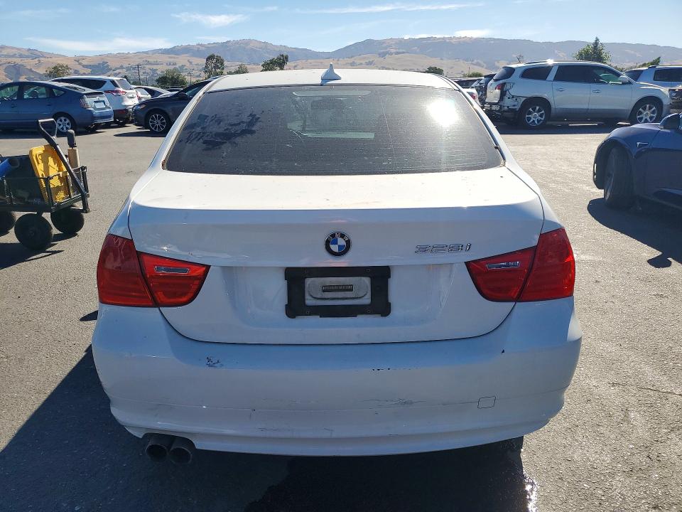 2009 BMW 3er VIN WBAPH53549A437256 COPART salvage auction — VANDALISM, Ca - Salvage Certificate, sold $350 on 2026-07-07 (photo 6)