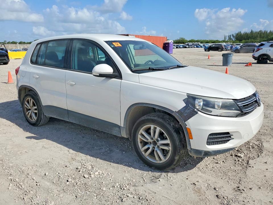 2014 Volkswagen VIN WVGAV3AX5EW542665 COPART salvage auction — SIDE, Fl - Cert Of Title Slvg Rebuildable, sold $400 on 2026-07-15 (photo 4)
