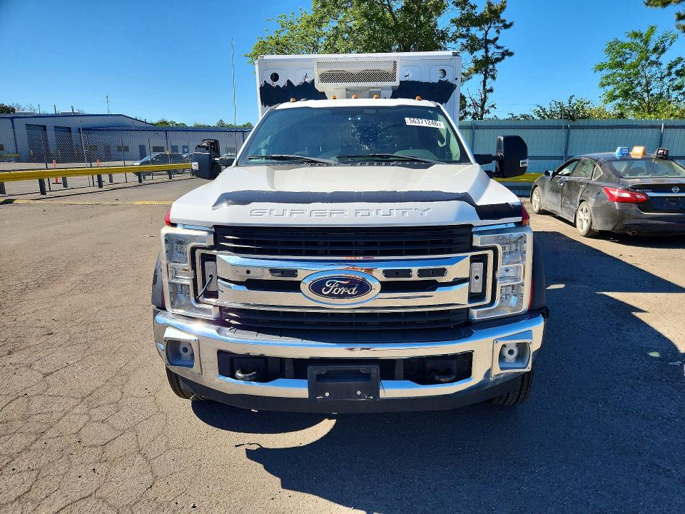 2017 Ford F-550 super duty VIN 1FD0X5HT1HEF00606 COPART salvage auction — MINOR DENT/SCRATCHES, Ny - Certificate Of Title, sold $2,500 on 2026-07-28 (photo 5)