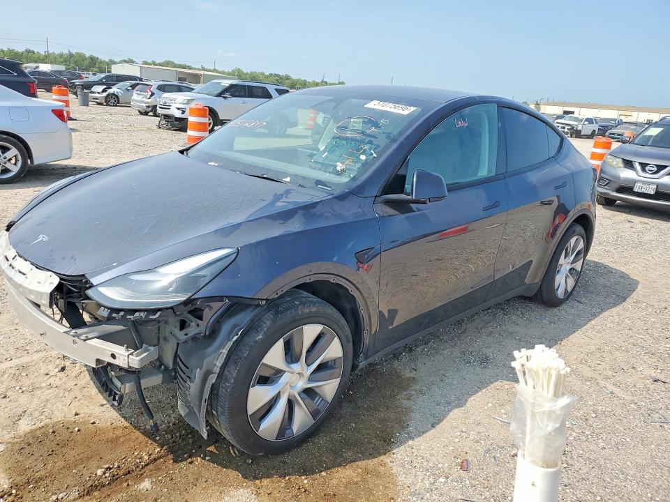 2024 Tesla Model y VIN 7SAYGDEE9RA275956 COPART salvage auction — FRONT END, TX - SALVAGE VEHICLE TITLE, sold $13,000 on 2026-07-13 (photo 1)