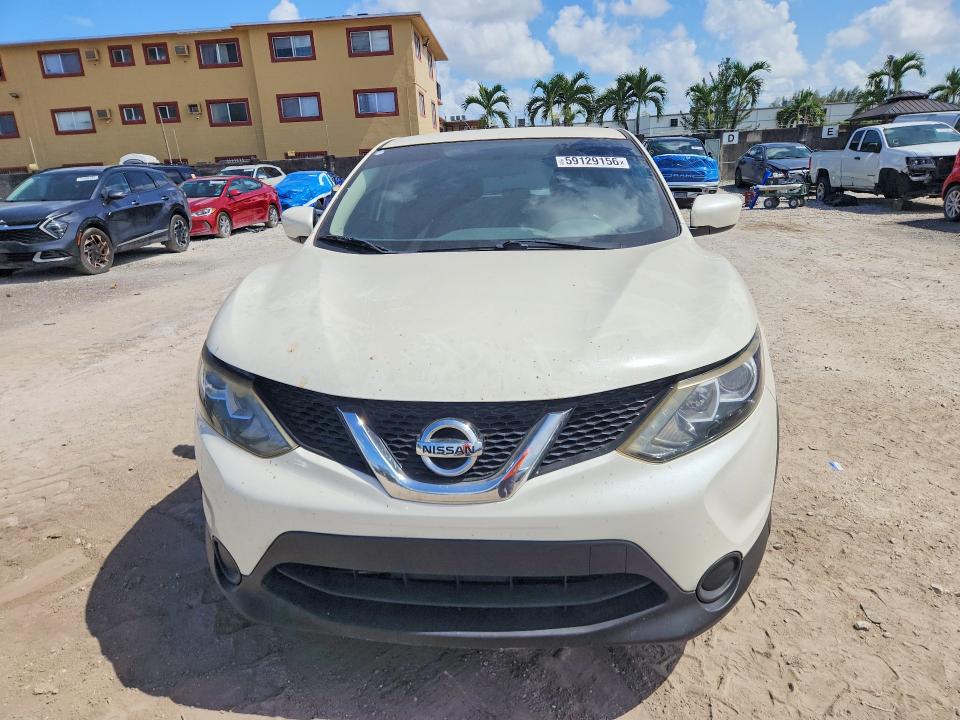 2017 Nissan VIN JN1BJ1CPXHW008588 COPART salvage auction — MINOR DENT/SCRATCHES, Fl - Certificate Of Title, sold $1,750 on 2026-07-02 (photo 5)