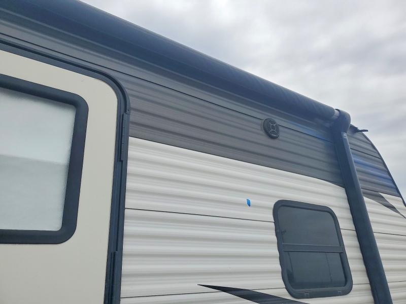 2018 Keystone Rubicon VIN 4YDT25128JH985040 COPART salvage auction — MINOR DENT/SCRATCHES, NE - CERT OF TITLE-SALVAGE, sold $80 on 2026-07-30 (photo 9)
