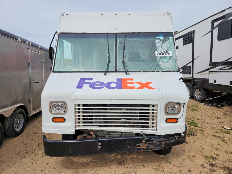 2019 Ford E-450 VIN 1FC3E4K66KDC43587 COPART salvage auction — FRONT END, Mi - Dealer Only Clean Title, sold $3,050 on 2026-07-08 (photo 5)
