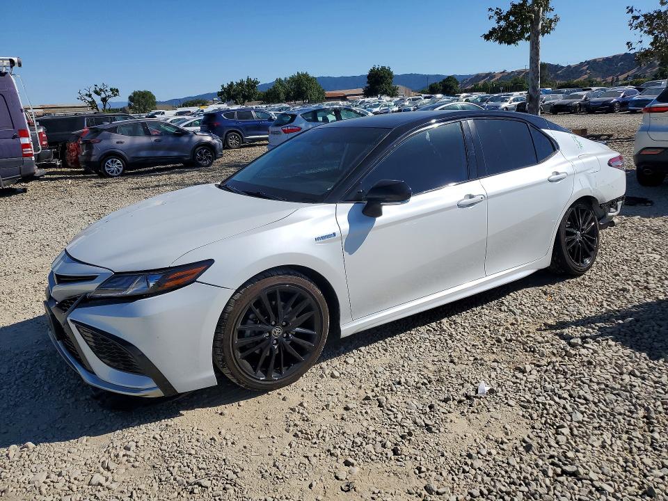 2021 Toyota Camry VIN 4T1K31AK2MU029774 COPART salvage auction — REAR END, Ca - Salvage Certificate, sold $11,300 on 2026-07-02 (photo 1)