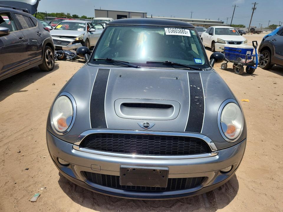 2009 Mini Cooper VIN WMWMF73519TW82914 COPART salvage auction — MECHANICAL, TX - CERTIFICATE OF TITLE, sold $200 on 2026-08-20 (photo 5)
