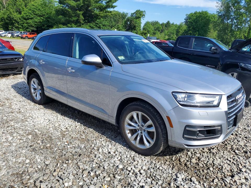 2018 Audi Q7 VIN WA1LABF73JD048946 COPART salvage auction — MINOR DENT/SCRATCHES, MA - CERTIFICATE OF TITLE, sold $3,100 on 2026-07-02 (photo 4)