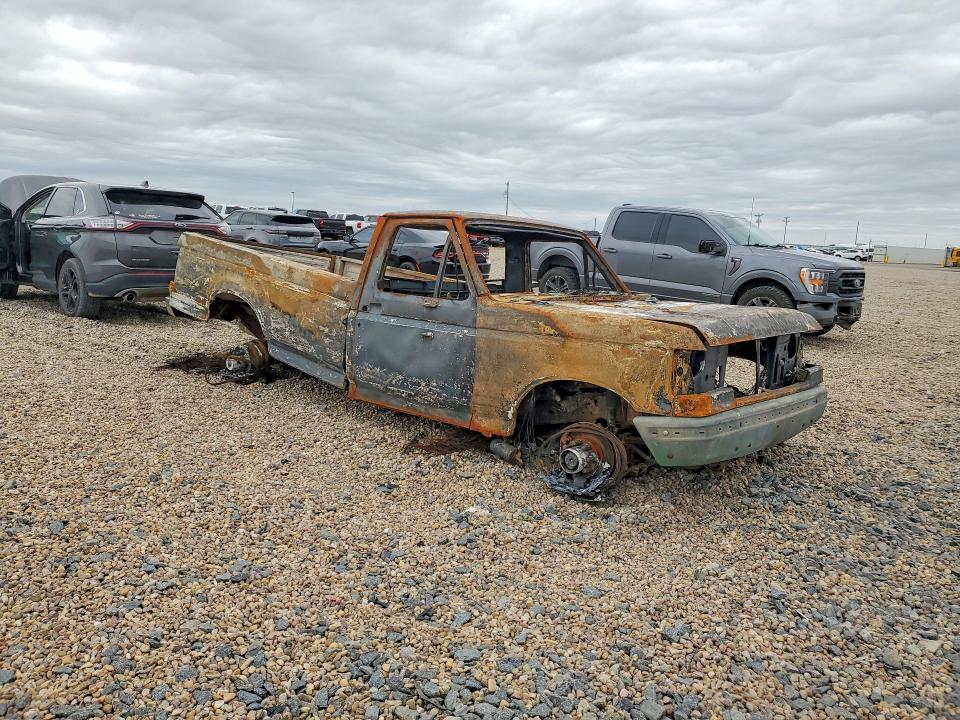 1989 Ford F-250 VIN 1FTHF26H6KKA00425 COPART salvage auction — BURN, Tx - Nonrepairable Title, sold $90 on 2026-07-07 (photo 4)