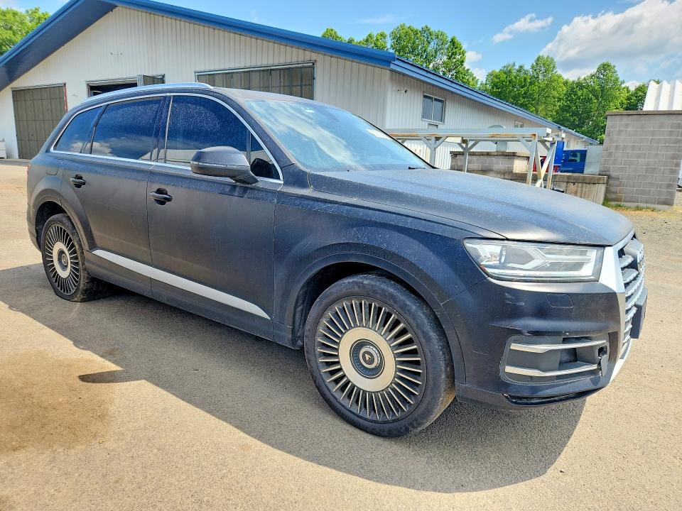 2017 Audi Q7 VIN WA1LAAF72HD040325 COPART salvage auction — VANDALISM, VA - CERTIFICATE OF TITLE (P), sold $7,300 on 2026-07-30 (photo 4)